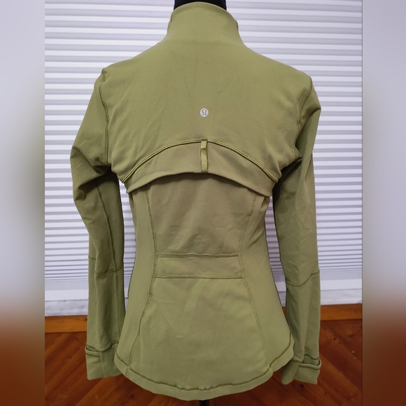 *RARE color find* Lululemon define funnel neck jacket size 8 - Picture 3 of 7